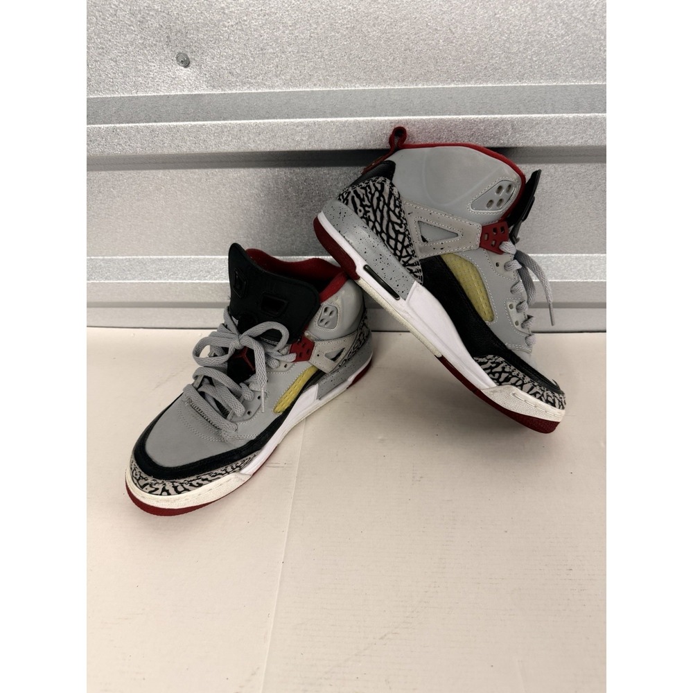 Jordan Spizike Wolf Grey Gym Red Black 317321-013‎ Size 7Y